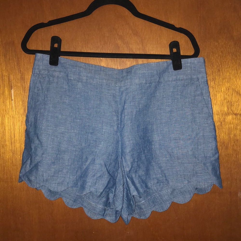 Loft scalloped shorts size 8.